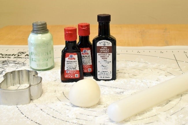 fondant baking ingredients and tools